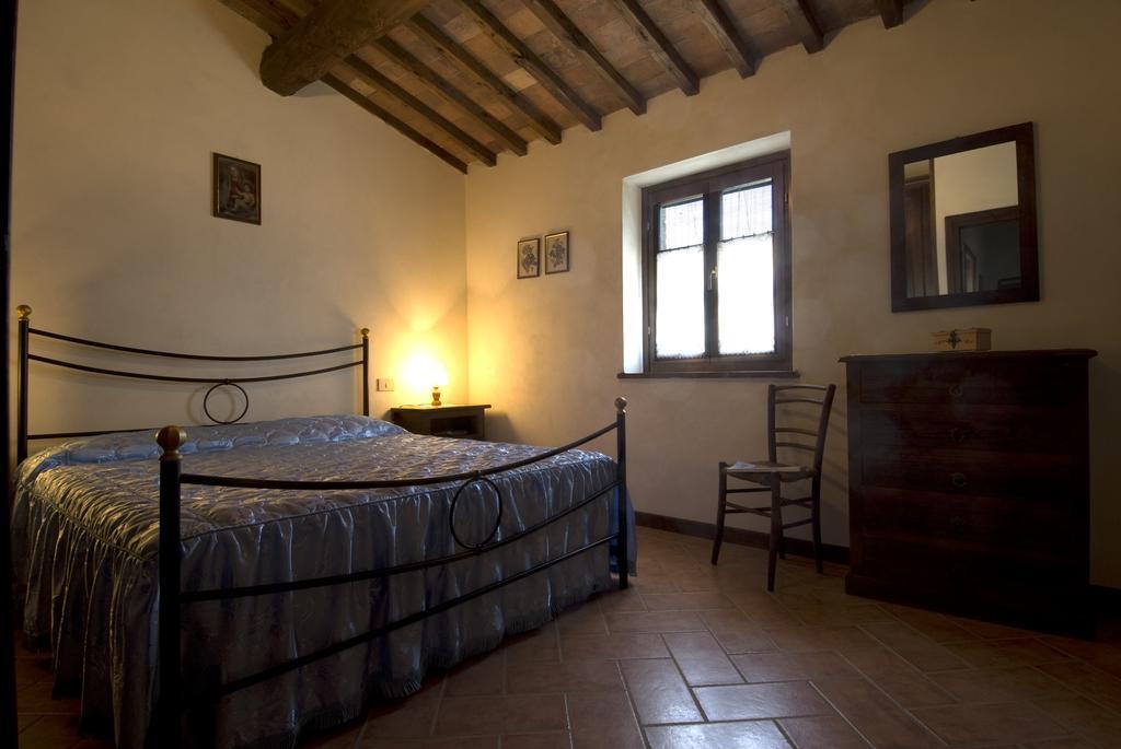 Casa Il Ponte Apartman Chianni Szoba fotó