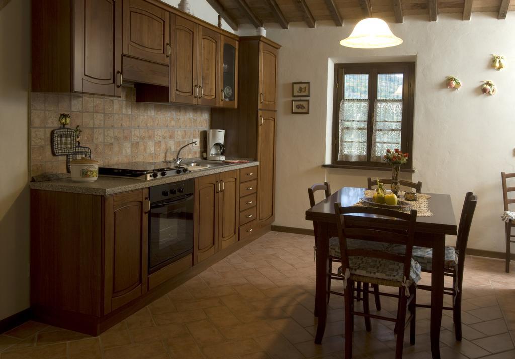 Casa Il Ponte Apartman Chianni Szoba fotó