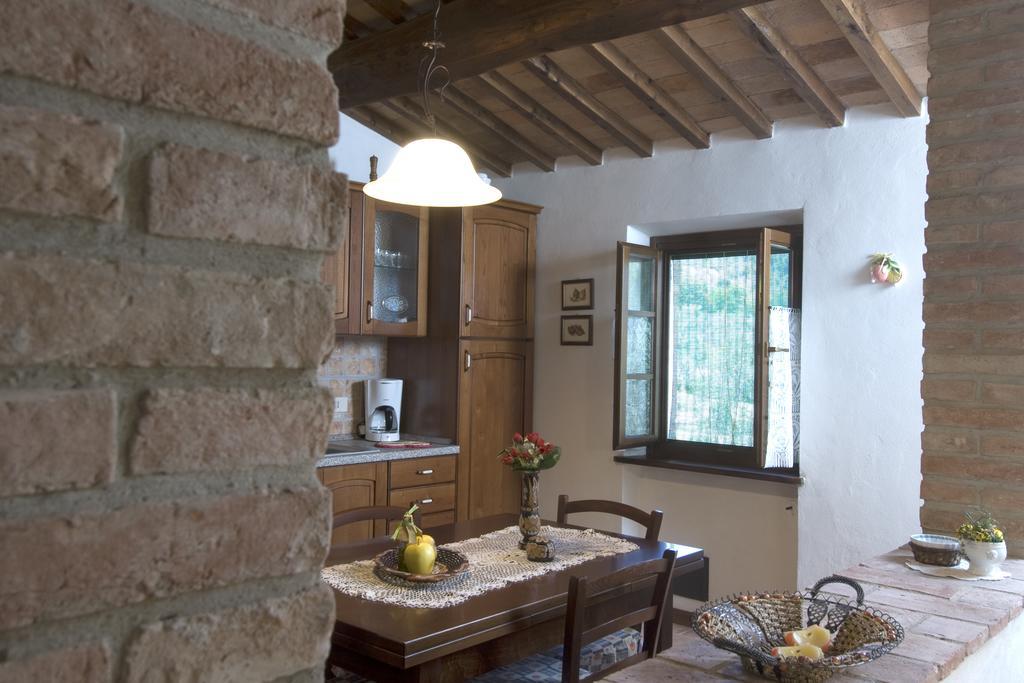 Casa Il Ponte Apartman Chianni Szoba fotó