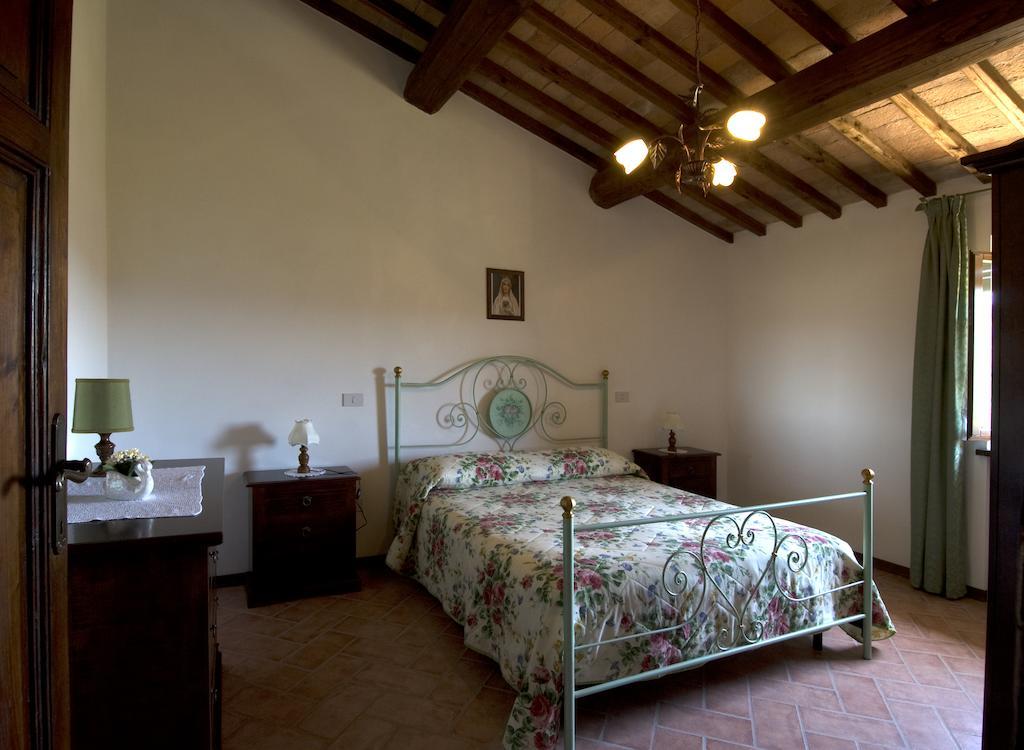 Casa Il Ponte Apartman Chianni Szoba fotó