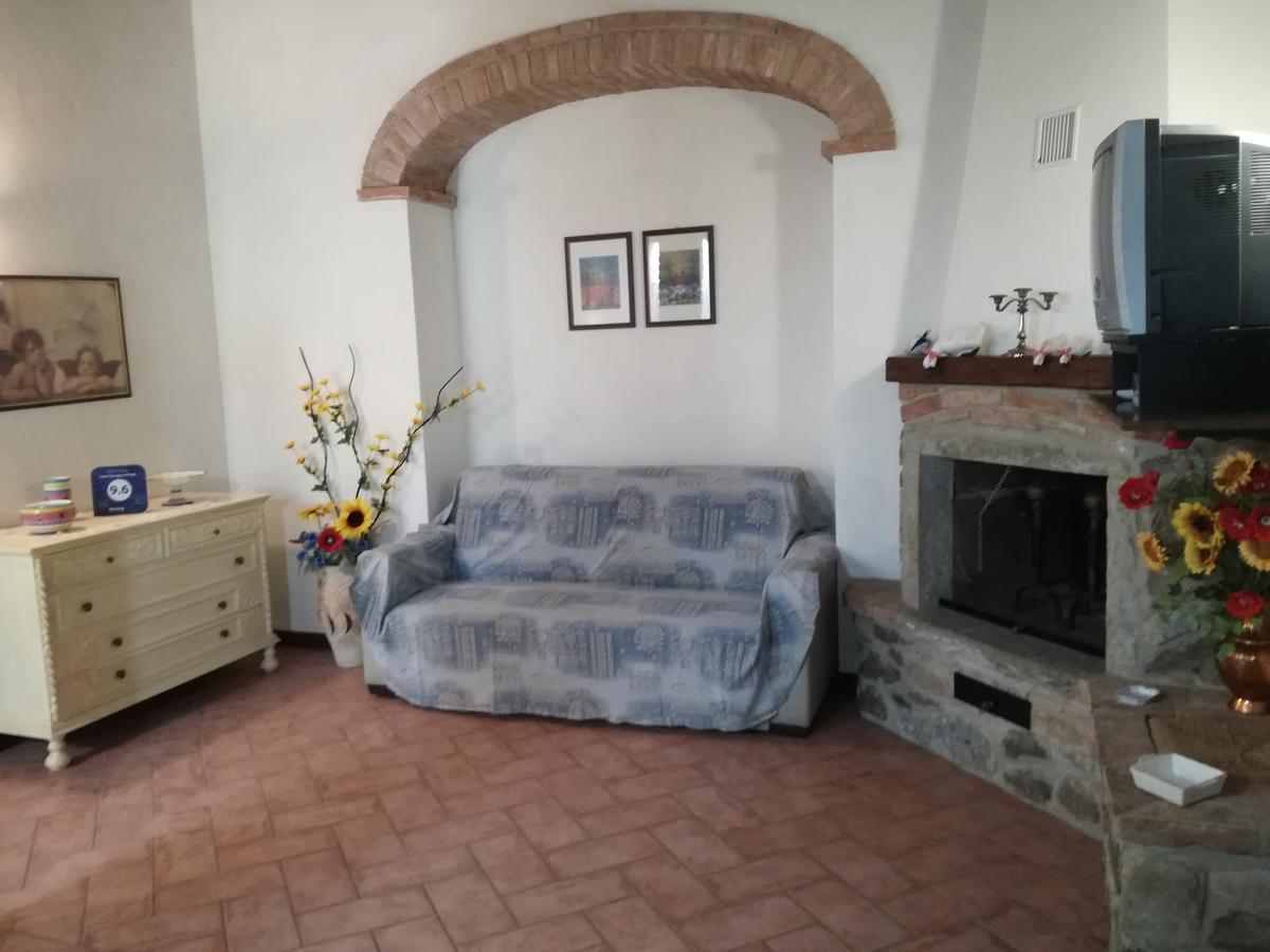 Casa Il Ponte Apartman Chianni Kültér fotó